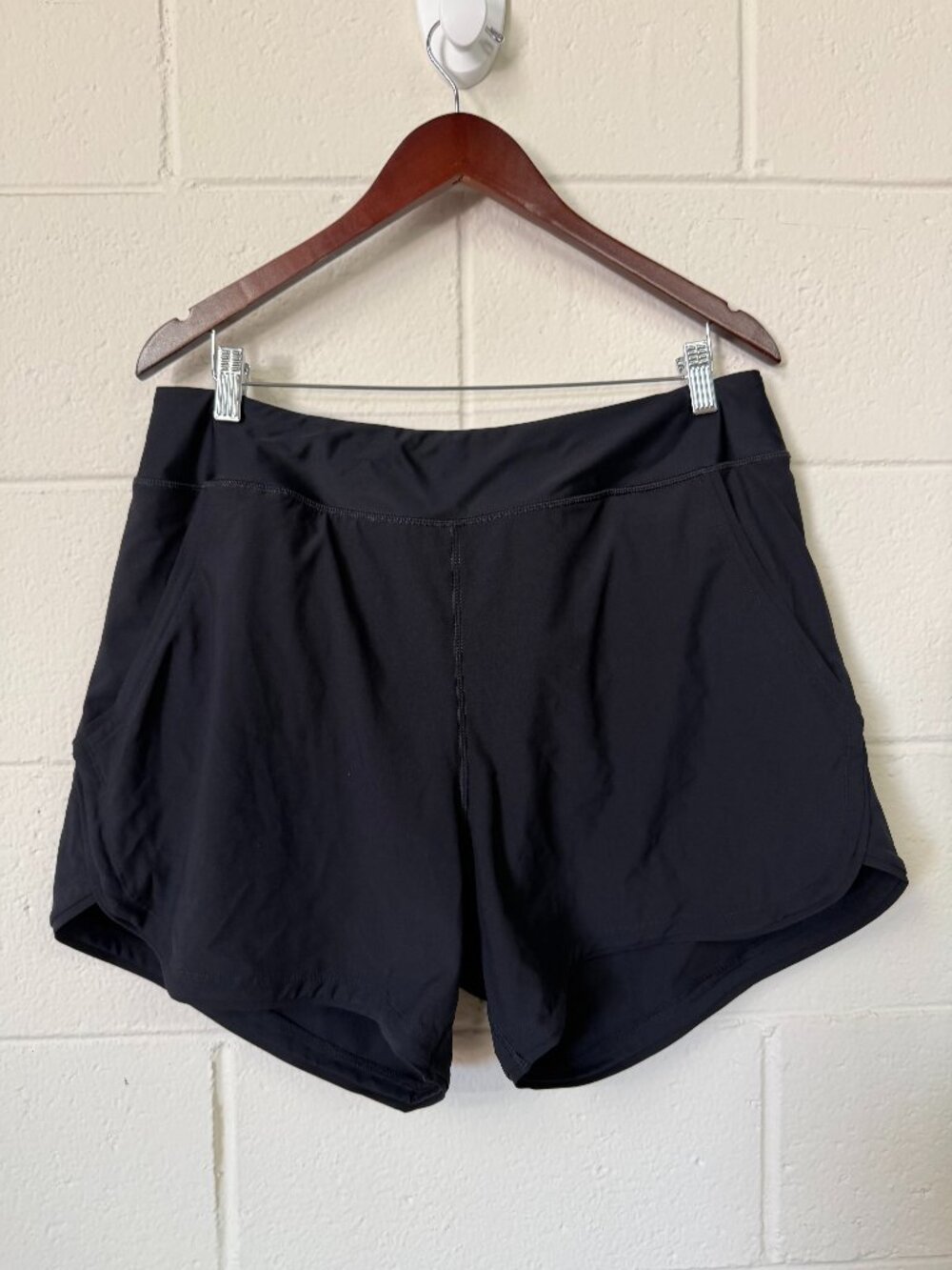 NWT Land's End Black Active/Swimwear Lined Shorts Size L